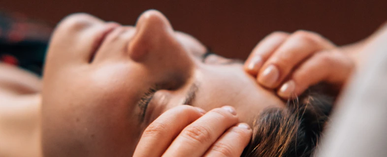 Envie de vous relaxer ? Découvrez le massage thaï pratiqué par Ô Regard des mains.